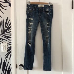 Abercrombie & Fitch distressed skinny jeans. 0.